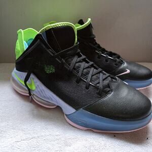 Nike Lebron 19 Low Black/Ghost Green Glow Basketball Sneakers - M Size 15 (NEW)